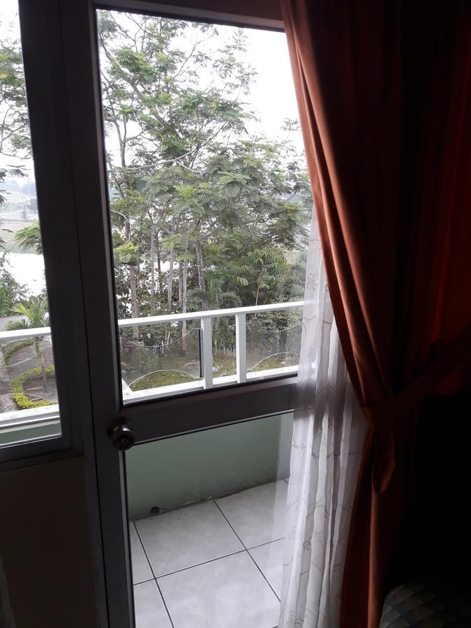 Hotel Ecologico Riverside Quevedo Екстериор снимка